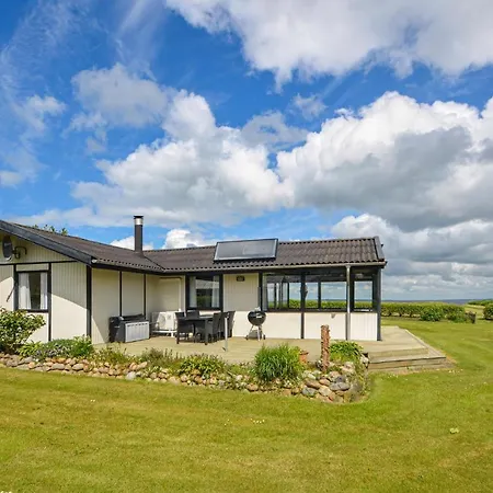Nice In W/ Wifi And 3 Bedrooms Ferienhaus *