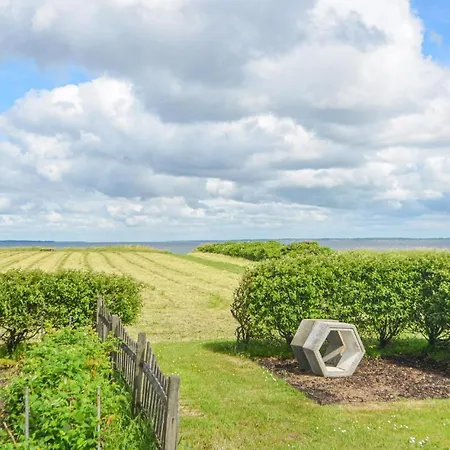 Nice In W/ Wifi And 3 Bedrooms Ferienhaus *